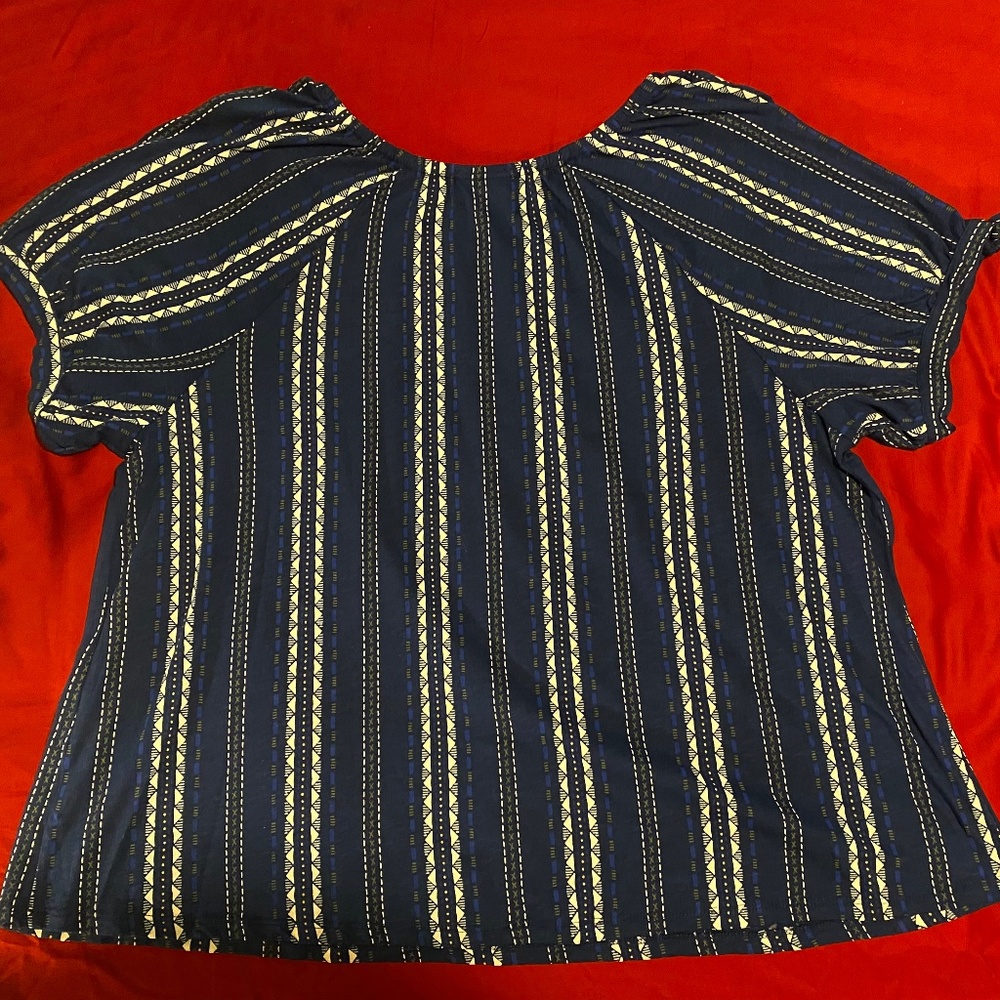 Cute Drape Geometric Top